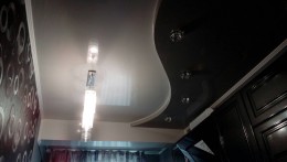 Двухуровневый потолок + балка из натяжного потолка
